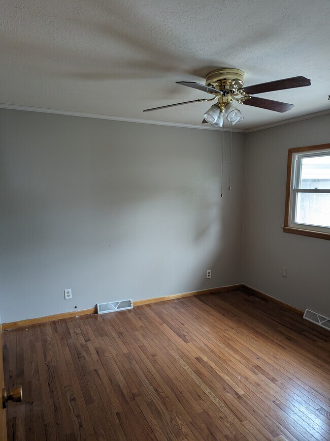 Building Photo - 3228 Maplewood St