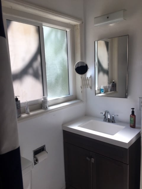 bath - 16543 Sunset Blvd