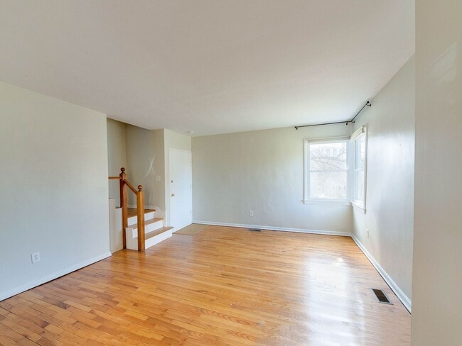 Building Photo - Stunning Myers Park 2 bedroom townhome sty...