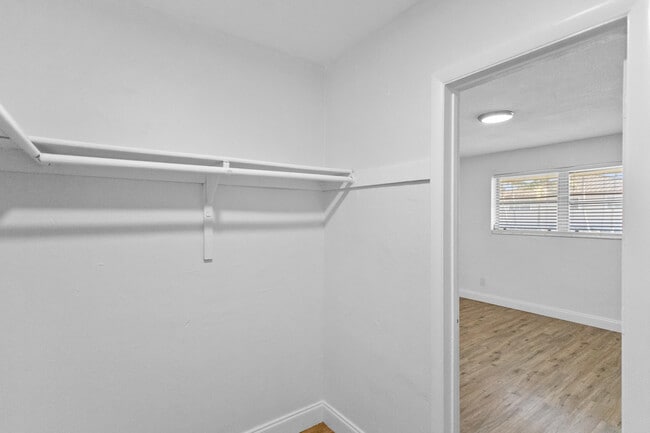 Foto del edificio - 493 NW 43rd St
