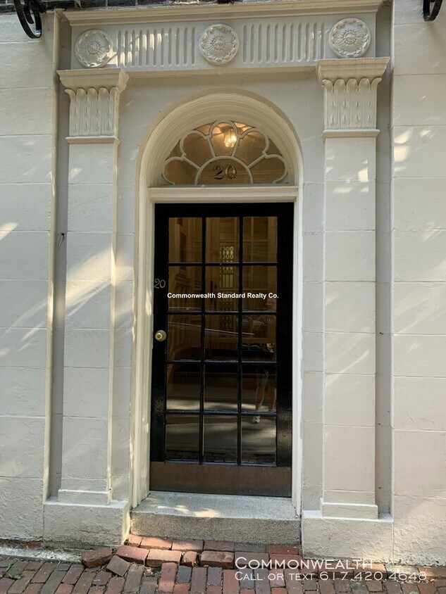 Primary Photo - 20 Lime St