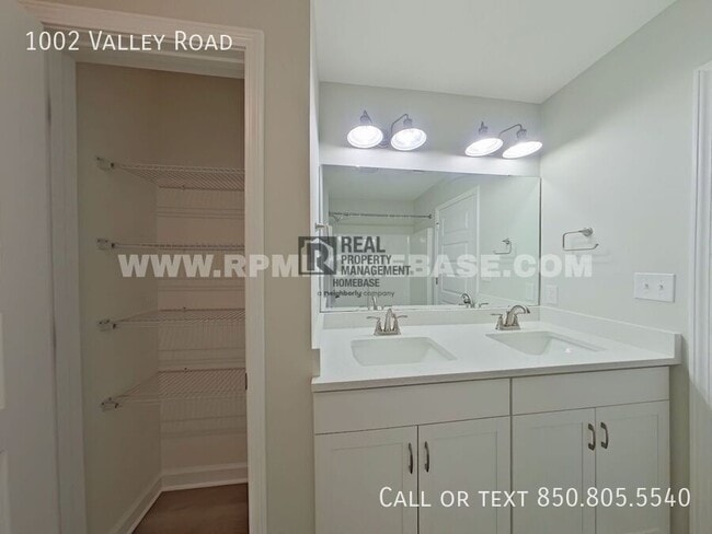 Foto del edificio - 1002 Valley Rd