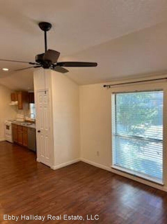 Building Photo - 3 br, 2 bath House - 742 N. McCart