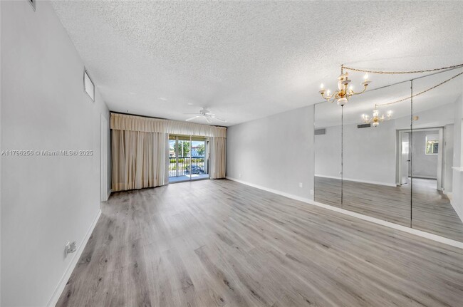 Building Photo - 257 S Cypress Rd