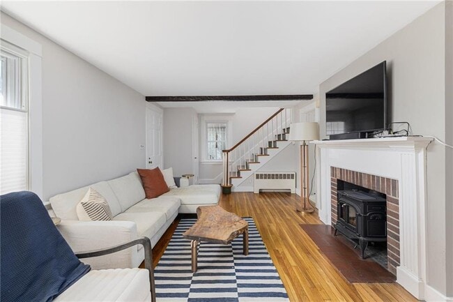 Building Photo - 16 Reed St