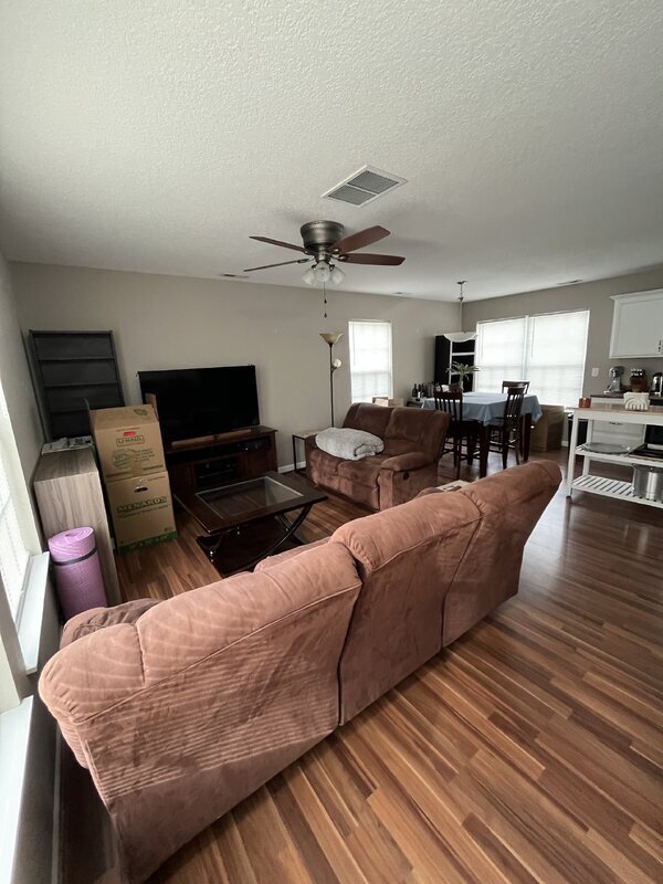 Building Photo - 15212 Alpine Dr