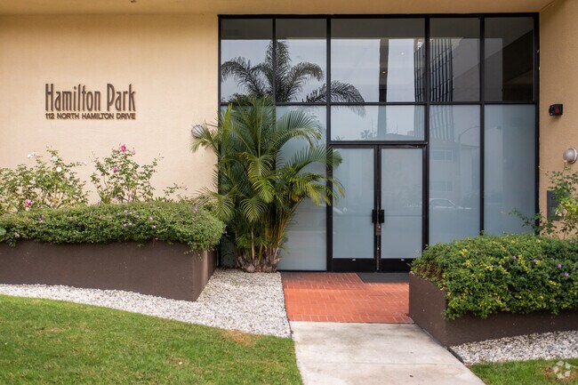 112 N Hamilton Dr - Hamilton Park