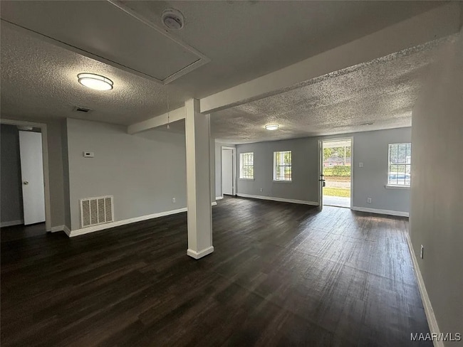 Building Photo - 2015 Stokes St