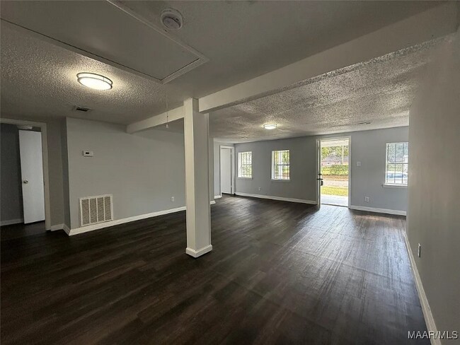 Foto del edificio - 2015 Stokes St