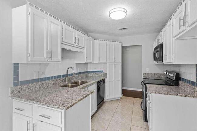 Building Photo - 5934 Fairfield Estates Dr