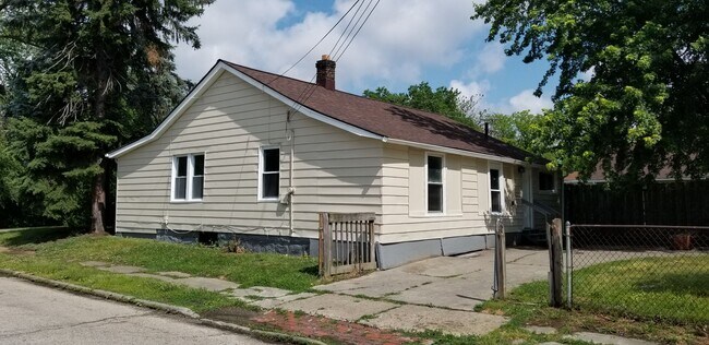 Foto del edificio - 4023 Valley Rd