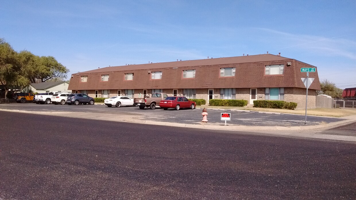Front of apt. - 2824 Mays St