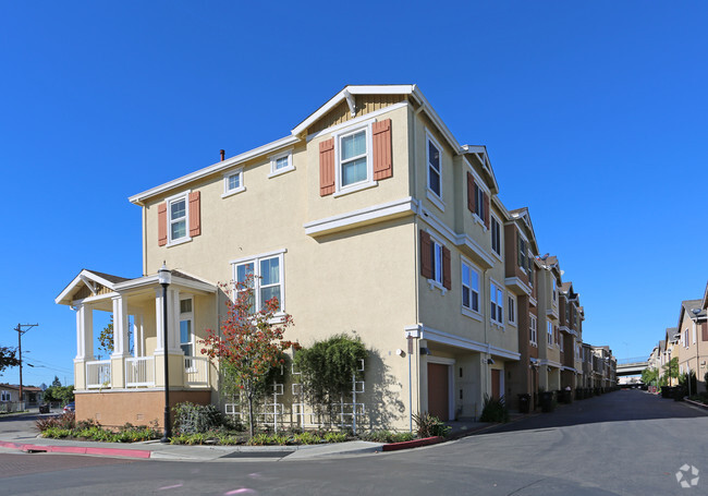 Cross Creek Townhomes - Hayward, CA | Apartments.com