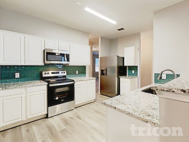 Building Photo - 716 Courson Dr