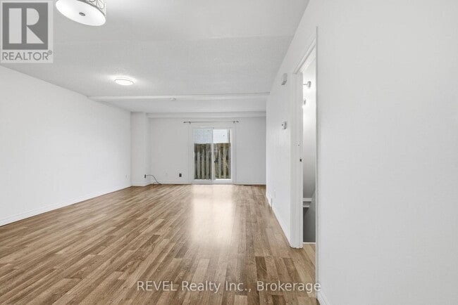 Photo du bâtiment - 8136 Coventry Rd