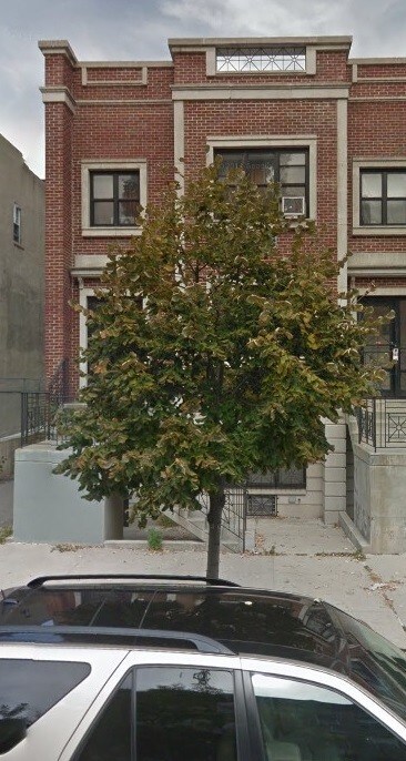 Sunny, quiet block - 87 Pulaski St