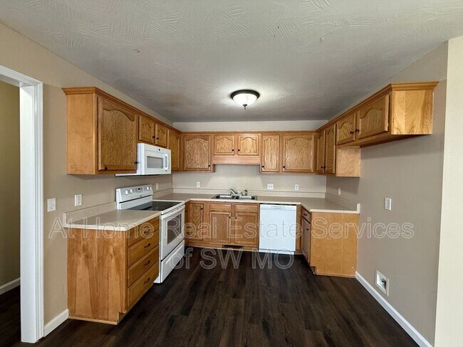 Foto del edificio - 1144 N Northwood Ave