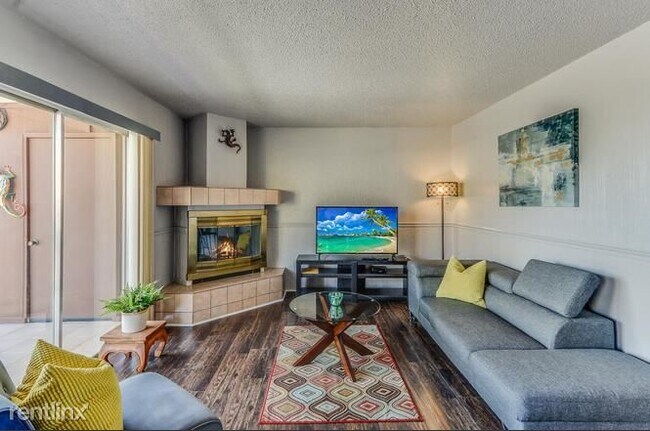 Building Photo - 1 br, 1 bath  - 4800 N Stanton St Unit 80