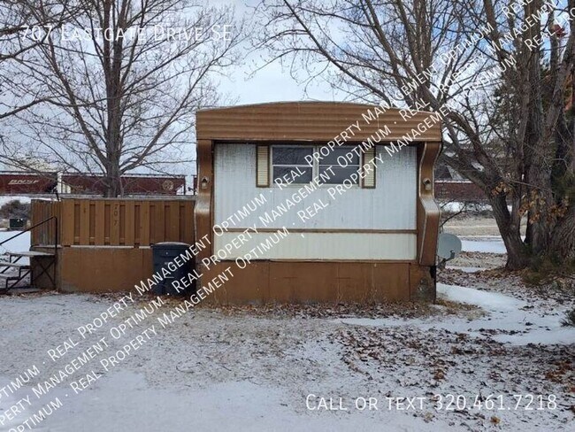 Building Photo - 707 Eastgate Dr SE