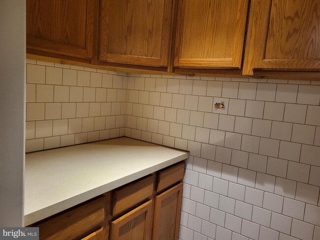 Building Photo - 208 W 28th St