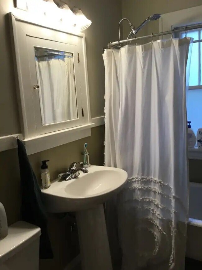 Foto del edificio - 3215 33rd Ave S