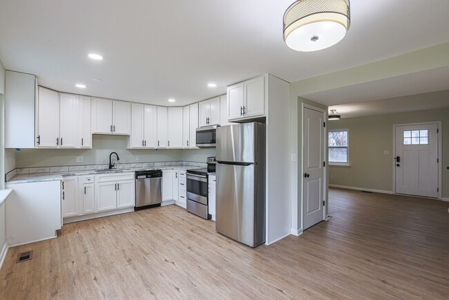 Building Photo - 758 Custis St