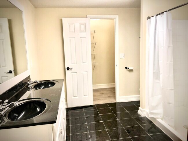 Foto del edificio - 1185 Johnson Rd