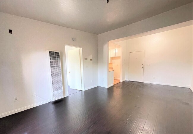 Foto del edificio - 839 N Summit Ave