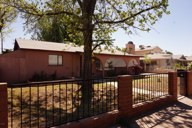 Foto del edificio - 2049 W 1st St