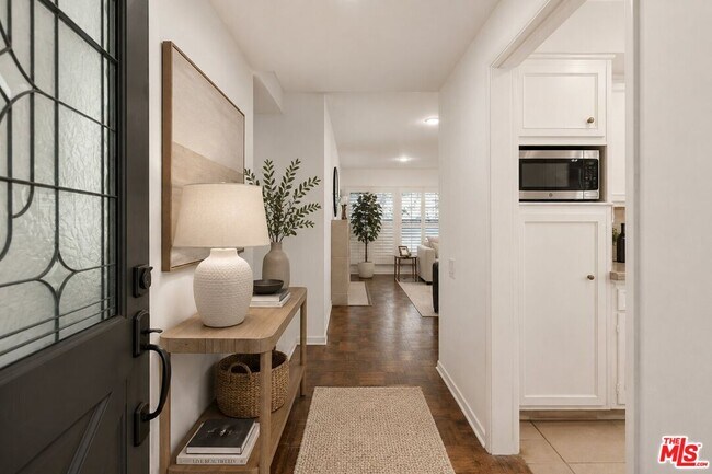 Foto del edificio - 2559 Hutton Dr