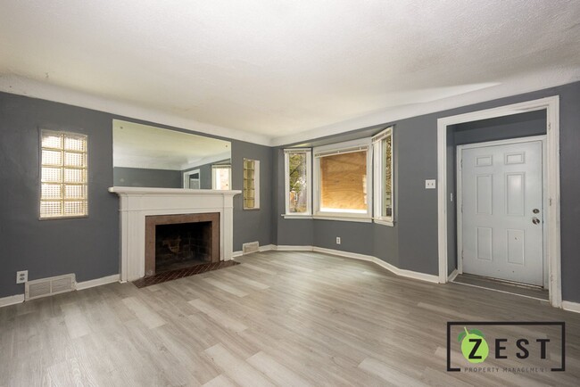 Building Photo - Charming 3-bedroom, 1-bathroom bungalow