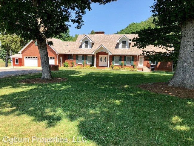 Building Photo - 4 br, 4.5 bath House - 5249 E. Old US 421 HWY