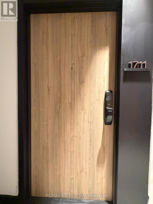 Building Photo - 1 Fairview Rd E