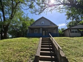 Building Photo - 2755 N Dearborn St