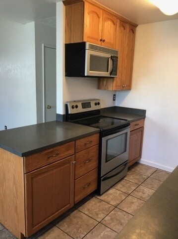 Foto del edificio - NICE 2 BEDROOM MODESTO CONDO