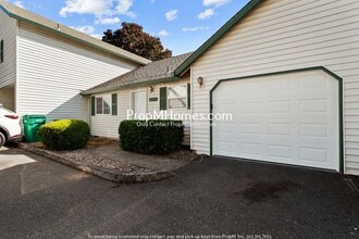 Building Photo - 4484 SE Roethe Rd