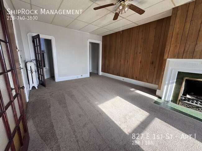 Building Photo - 827 E 1st St