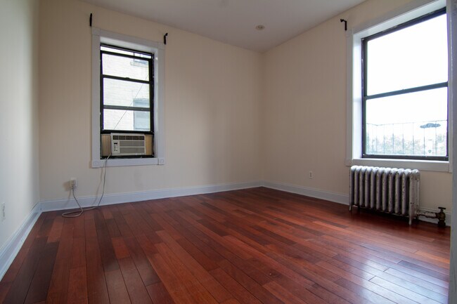 Bedroom - 289 Convent Ave