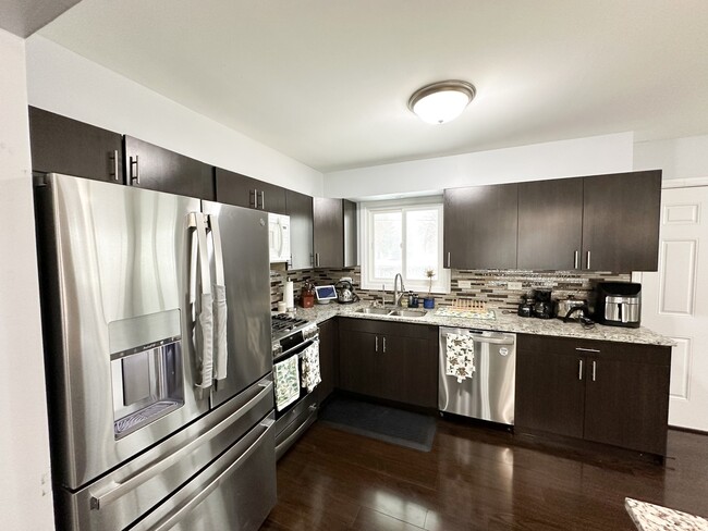 Foto del edificio - 1410 Barberry Ln