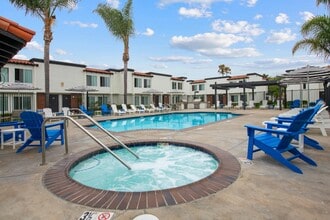 Building Photo - Huntington Vista