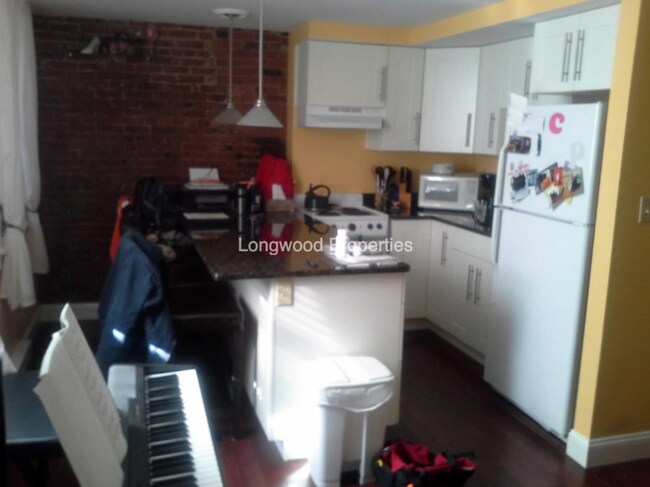 Photo - 200NH Apartment