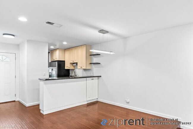 Building Photo - 2 br, 1.5 bath Townhome - 1018 San Souci, ...