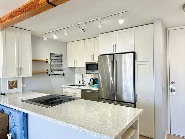 Photo - Upgraded 1 bedroom in Waikiki! Price Change! Apartment
