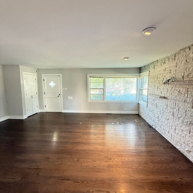 Foto del edificio - 4240 Gilbert Ave