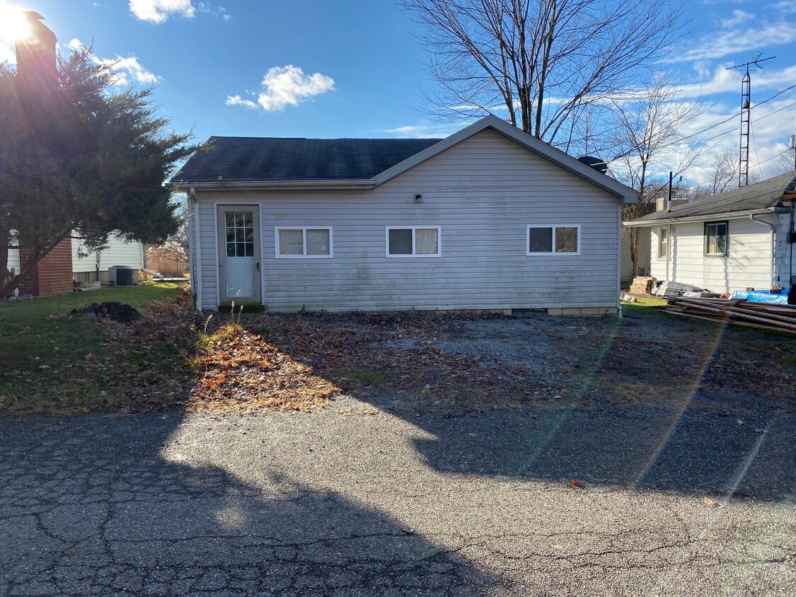 front of house - 27019 Oak St