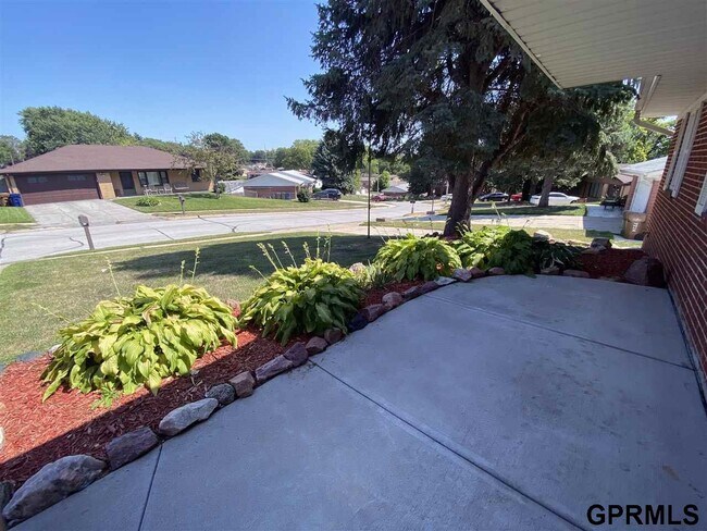 Building Photo - 7220 Blue Ridge Dr