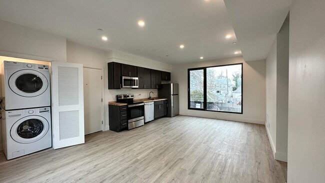 Building Photo - The Vantage at Valley Stream