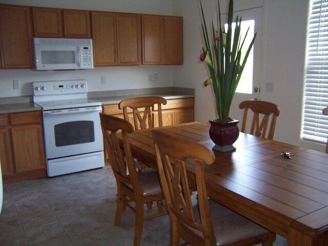 Foto del edificio - 2759 Scotchbroom Point