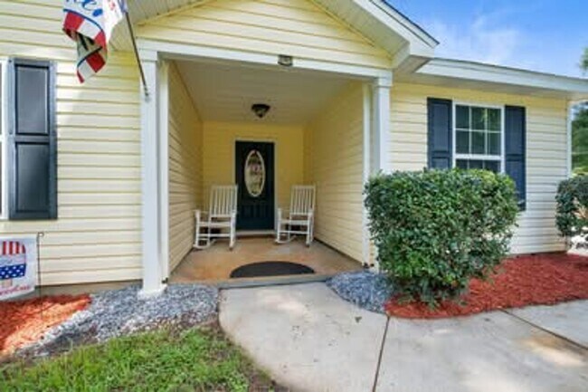 Foto del edificio - 3/2 home located just off N. Meridian and Available NOW.