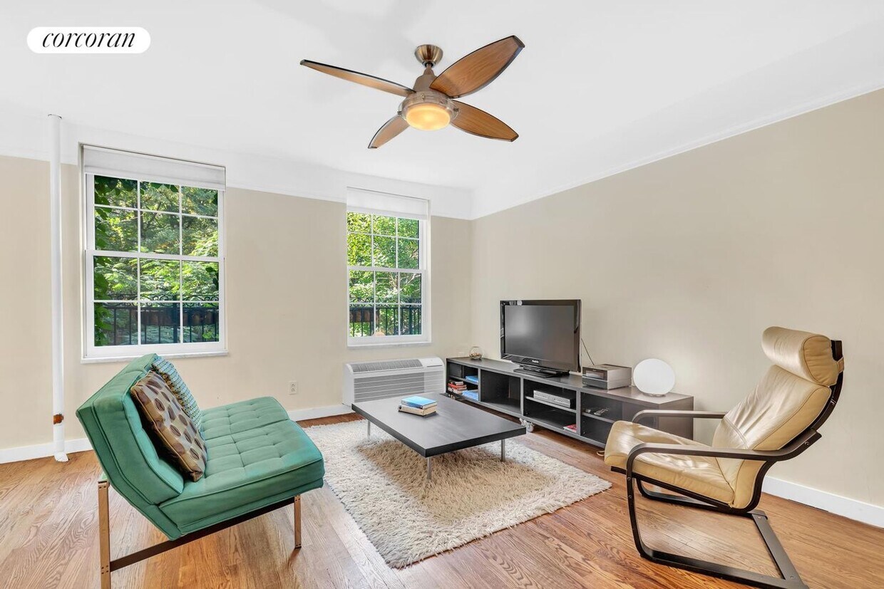 Primary Photo - 446 W 25th St